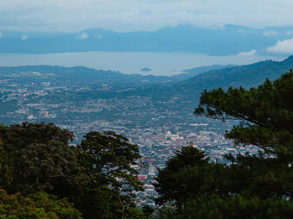 El Salvador’s competition authority waves through Movistar sale