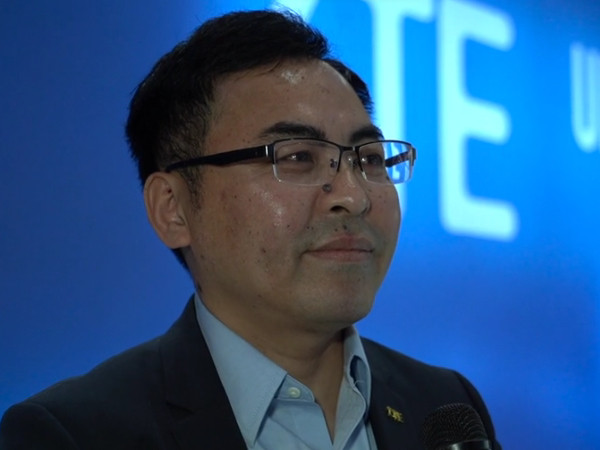 ZTE's Li Hongyu on the world's first 5G & AI 3D Tablet