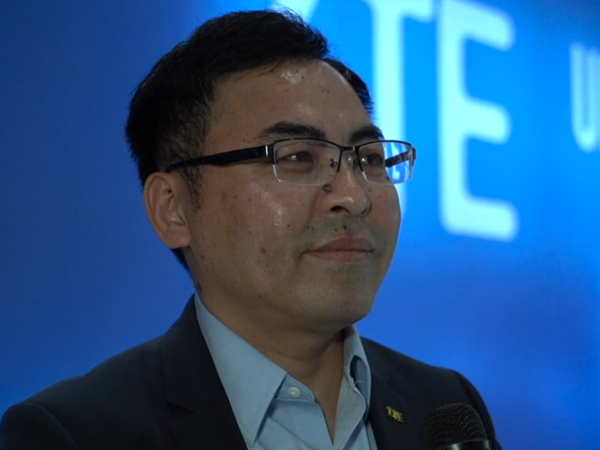 ZTE's Li Hongyu on the world's first 5G & AI 3D Tablet