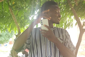 How would a sub-$30 smartphone affect Africa?